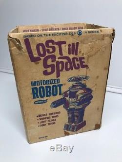 Vintage 1966 LOST IN SPACE TOY ROBOT By REMCO in BOX Light Works