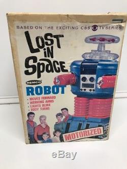 Vintage 1966 LOST IN SPACE TOY ROBOT By REMCO in BOX Not Working