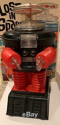 Vintage 1966 REMCO LOST IN SPACE TOY ROBOT with BOX And INSTRUCTIONS