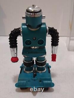 Vintage 1968 Ideal Zeroids Zerak Battery Operated Space Robot RARE