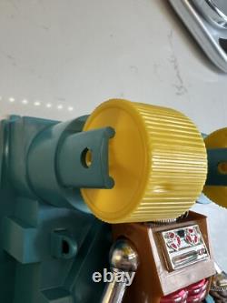 Vintage 1968 Ideal Zeroids Zobor Space Robot 1960s Toy Action Figure With Box