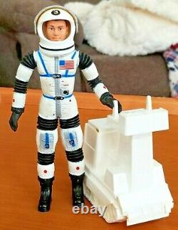 Vintage 1968 Mattel Major Matt Mason Blue Strap Figure with Helmet & Cat Trac VF