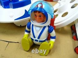 Vintage 1969 Eldon Billy Blastoff Space Base Astronaut Rocket withBox Insert Works