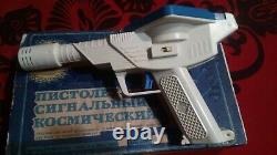 Vintage 1970's USSR Cosmonaut Space Gun Toy In Original Box Battery Operated