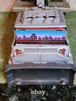 Vintage 1980's DROID-TRIVER DUMP TRUCK With SCOOP Cool Toy! (ERTL)