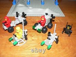 Vintage 1983 LEGO Legoland Space Supply Station Set No. 6930 SEE DETAILS