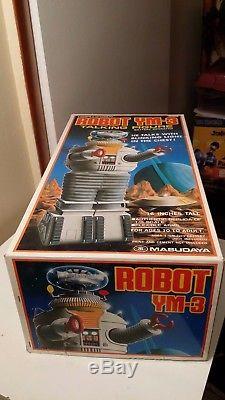 Vintage 1985 Lost in Space Toy Robot 16 Tall ROBOT YM-3 Masudaya COMPLETE