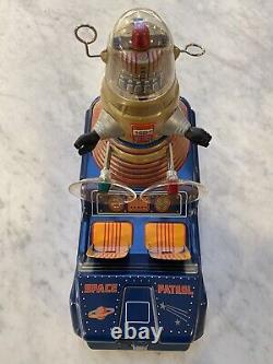 Vintage 1993 MTH Robby Space Patrol Mystery Action Battery Op Mechanized Robot