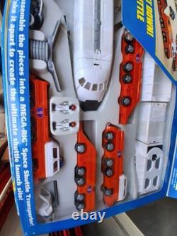 Vintage 1996 Hot Wheels Mega-rig Space Shuttle Transporter 16757 New Sealed Box