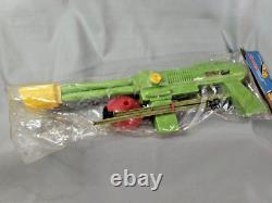 Vintage 70s Space Comet Gun Darts and Caps gun Mars Attack style Taiwan NOS
