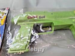 Vintage 70s Space Comet Gun Darts and Caps gun Mars Attack style Taiwan NOS