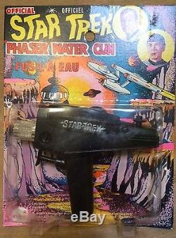 Vintage AHI 1976 Star Trek Phaser Water Squirt Gun! French card! MOC