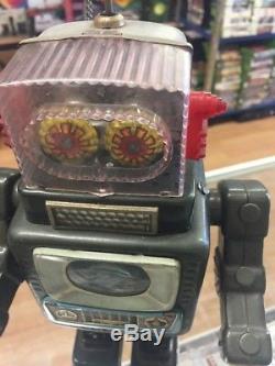 Vintage Alps Japan TELEVISION SPACE MAN battery operated tin toy robot tv RARE