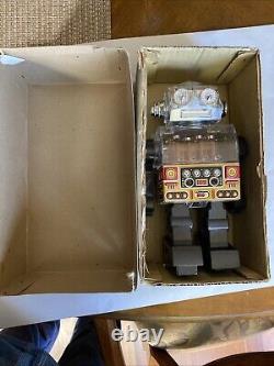 Vintage Battery Operated Piston Robot Made In Japan MIB works SH