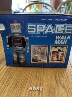Vintage Battery Operated Red ME-100 Space Walk Man Robot in New Original Box
