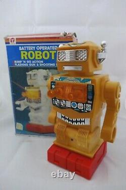 Vintage Battery Operated Space Robot China 80´s