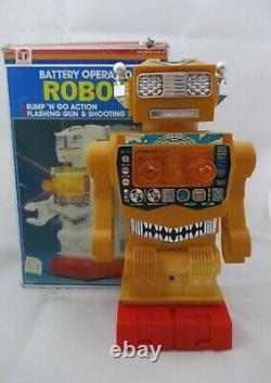 Vintage Battery Operated Space Robot China 80´s