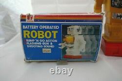 Vintage Battery Operated Space Robot China 80´s