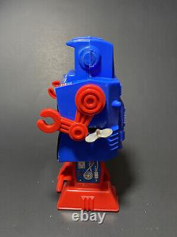 Vintage Captain Astro Space Man Walking Wind Up Robot Mego