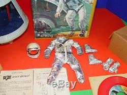 Vintage GI Joe Space Capsule with Figures and extras. Nice Lot