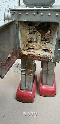 Vintage Horikawa 60s Gear Robot in Original Box Battery Operated 11.5 inches