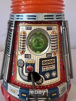 Vintage Horikawa Battery Operated Tin US NASA Space Capsule P-93/M-635, Rare