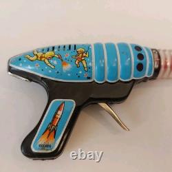 Vintage Hungary Space Ray Gun Pistol Litho Astronaut Friction Tin Toy Works+ Box
