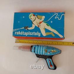 Vintage Hungary Space Ray Gun Pistol Litho Astronaut Friction Tin Toy Works+ Box