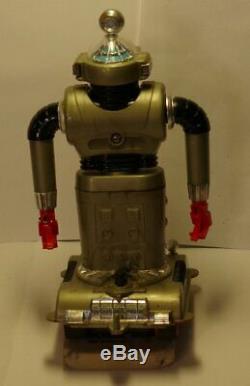 Vintage IDEAL Zeroid Robot Zintar in original plastic case, runs/works 1968