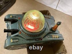 Vintage Japan Daiya tin toy space tank C1958