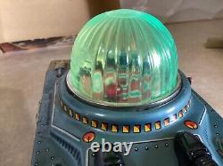 Vintage Japan Daiya tin toy space tank C1958