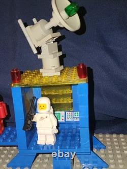 Vintage LEGO Space Alpha-1 Rocket Base (483)