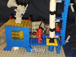 Vintage LEGO Space Alpha-1 Rocket Base (483)