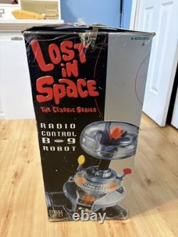 Vintage Lost In Space Classic B-9 Robot Rc 24 Trendmasters 1998
