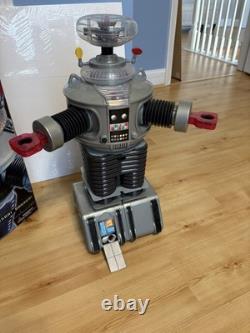 Vintage Lost In Space Classic B-9 Robot Rc 24 Trendmasters 1998