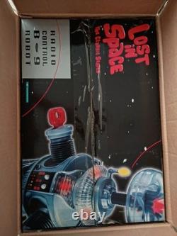 Vintage Lost in Space B-9 Robot 24 tall. Trendmasters 1998 New in box. Mint