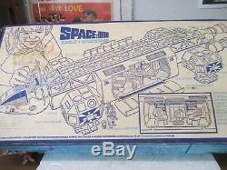 Vintage Mattel SPACE 1999 EAGLE 1 SPACE SHIP and BOX Near Complete