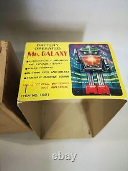 Vintage Mr. Galaxy Battery Operated Japan Space Robot Tin toy /Original Box/Works