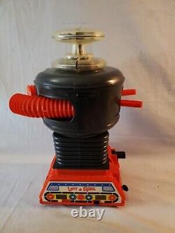 Vintage Near Mint Boxed 1966 Remco Lost In Space Robot NO Reserve