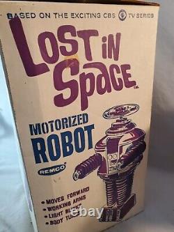 Vintage Near Mint Boxed 1966 Remco Lost In Space Robot NO Reserve