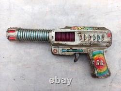 Vintage Old TT Trade Mark Japaneses Fire Sparkling Space Ray Gun Litho Tin Toy