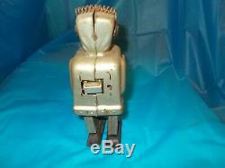 Vintage Original Battery Operated Tin Toy Robot