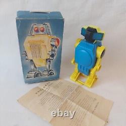 Vintage Rare Bulgarian Robot Battery Plastic Space Toy Works + Box