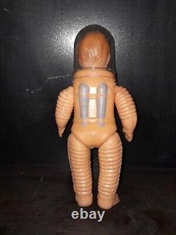 Vintage Rare Lot 1960s Astronanaut Space Men Blow Mold 5 Figure Set