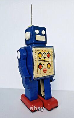 Vintage Rare Old RUSSIAN USSR Robot Space Toy Wind Up POGOT withKey 1970s