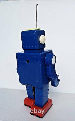 Vintage Rare Old RUSSIAN USSR Robot Space Toy Wind Up POGOT withKey 1970s