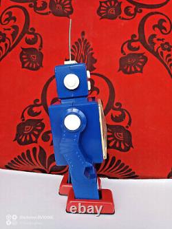 Vintage Rare Old RUSSIAN USSR Robot Space Toy Wind Up POGOT withKey 1970s