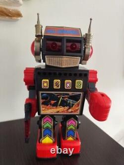 Vintage Rare Old Space Commander Robot Battery Operated