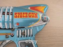 Vintage Rare Old Space Gun Tin Toy Astronaut Cosmonaut Alien Rocket Pistol Japan