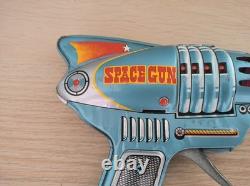 Vintage Rare Old Space Gun Tin Toy Astronaut Cosmonaut Alien Rocket Pistol Japan